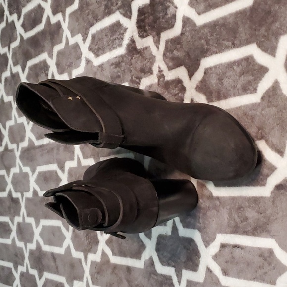 RAG AND BONE BOOTIES - Picture 3 of 8